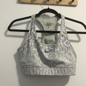 Sport bras nike new